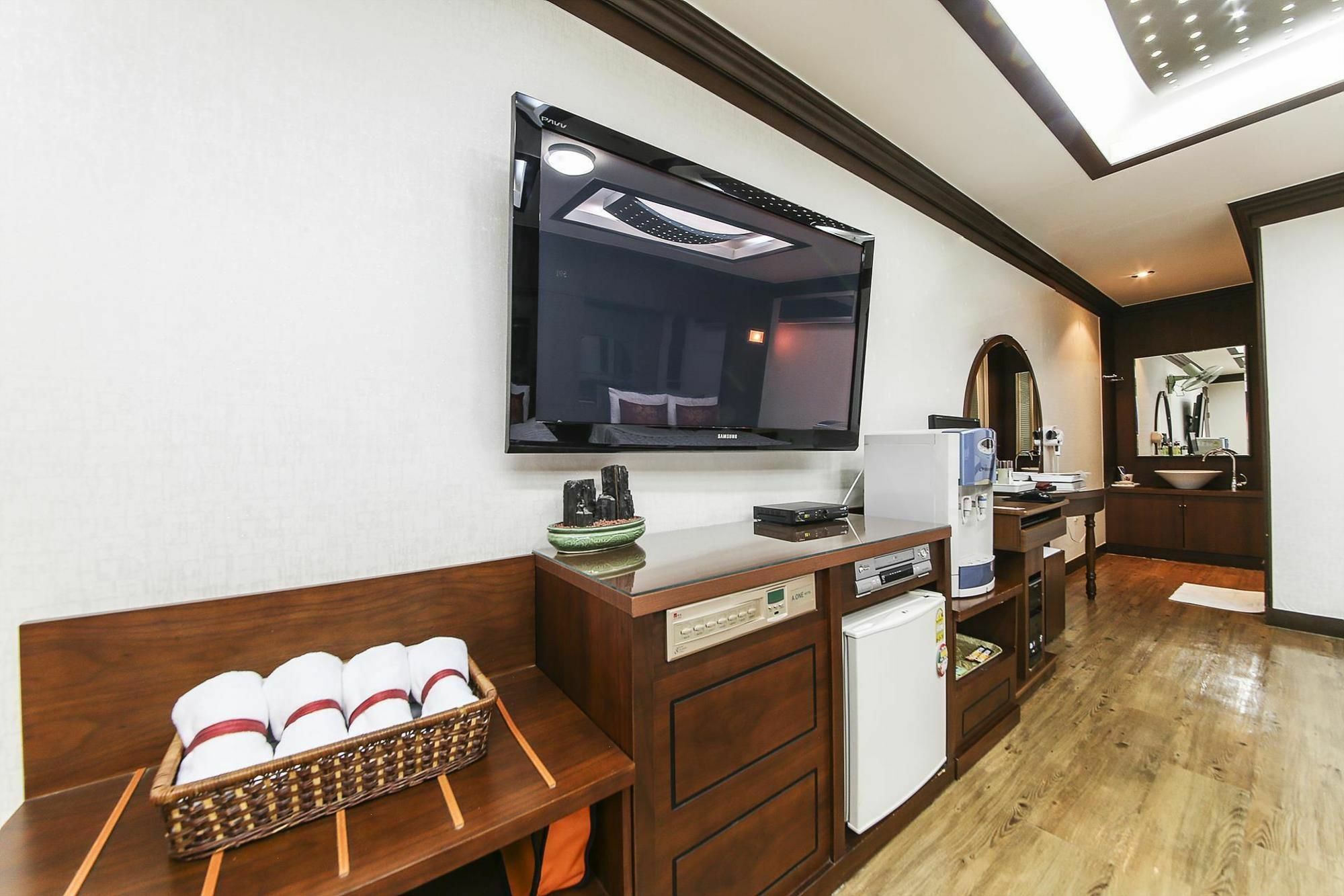 Haeundae Aone Hotel Busan Bagian luar foto